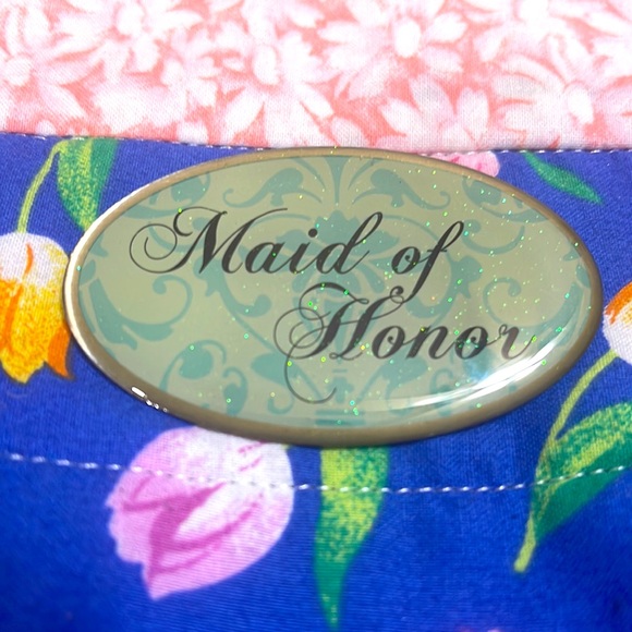 MAID OF HONOR BROOCH WITH BLUE TRELLIS BACKGROUND (SOMETHING BLUE) OVAL SHAPE - Picture 2 of 3
